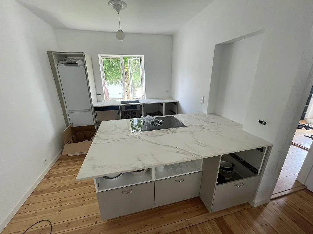Køkkenbordplade i Dekton Entzo, Virum