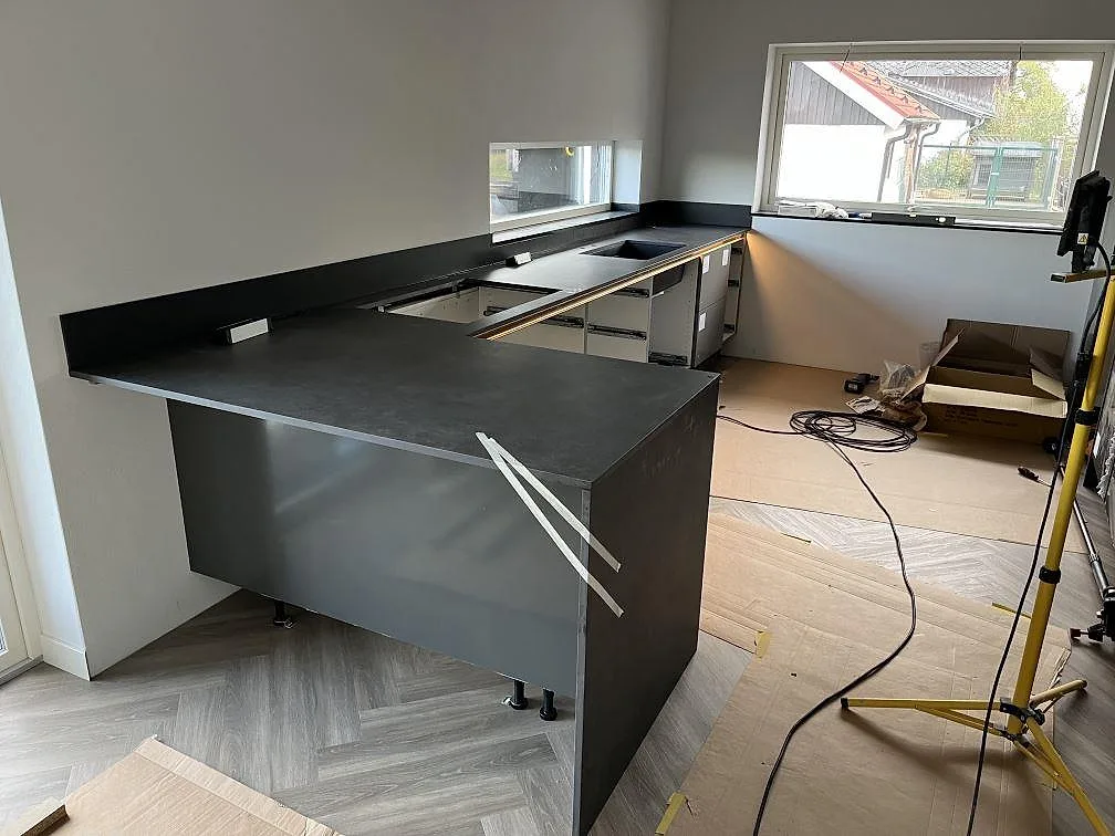 Gennemført projekt: Køkkenbordplade i Dekton Eter, Vankiva.