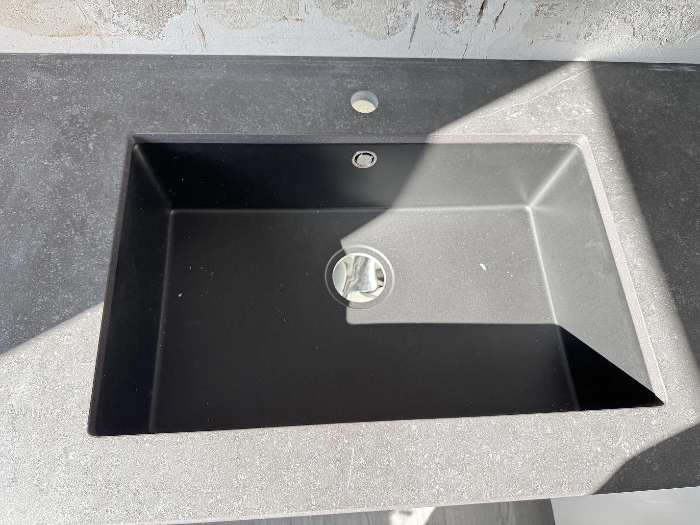 Køkkenbordplade i Dekton Fossil, Arlöv – billede 7