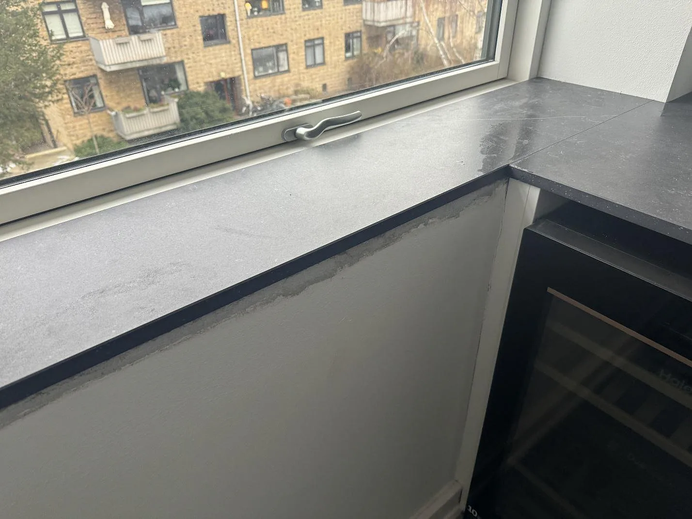 Køkkenbordplade i Dekton Fossil, Hellerup – billede 6