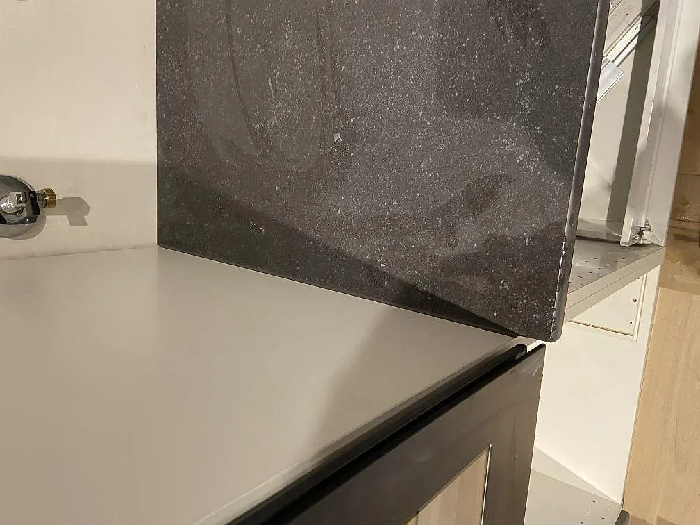 Køkkenbordplade i Dekton Fossil, Höllviken – billede 2