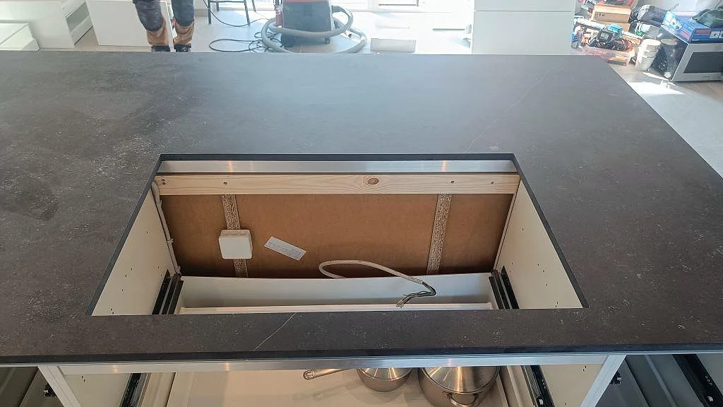 Køkkenbordplade i Dekton Fossil, Jyllinge – billede 6