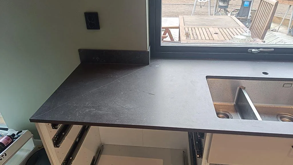 Køkkenbordplade i Dekton Fossil, Landvetter – billede 4