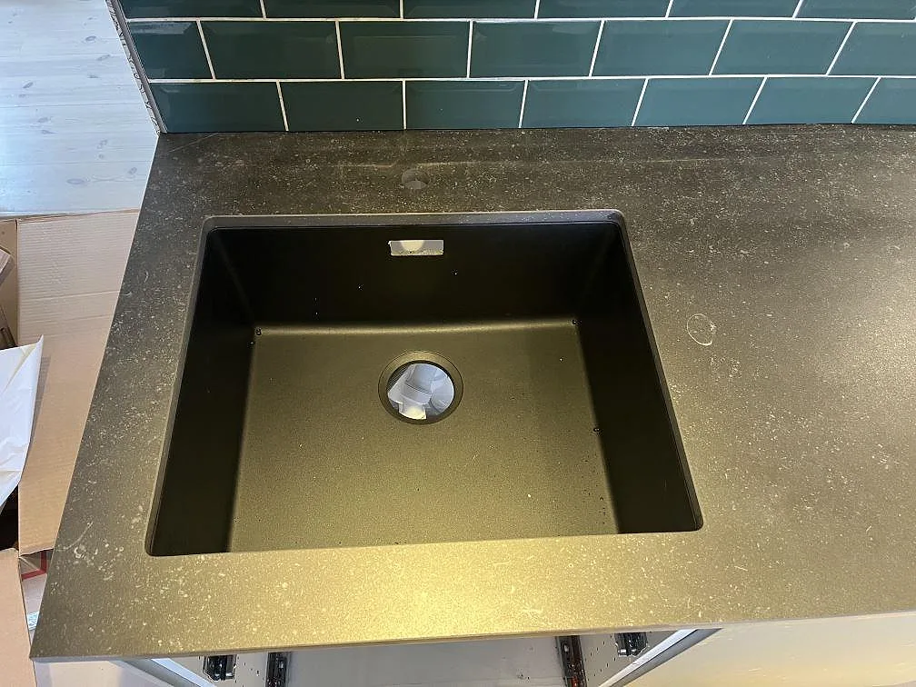 Køkkenbordplade i Dekton Fossil, Timmele – billede 3
