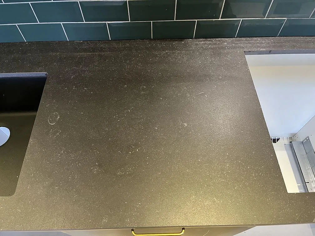 Køkkenbordplade i Dekton Fossil, Timmele – billede 2