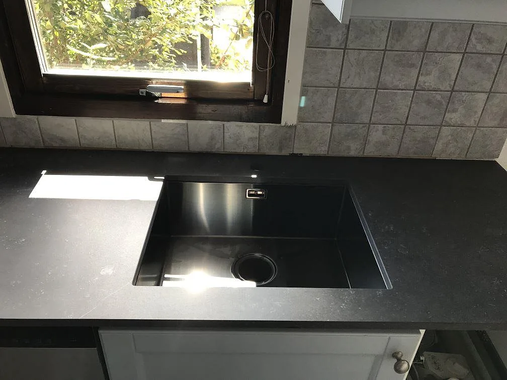 Køkkenbordplade i Dekton Fossil, Vellinge – billede 5