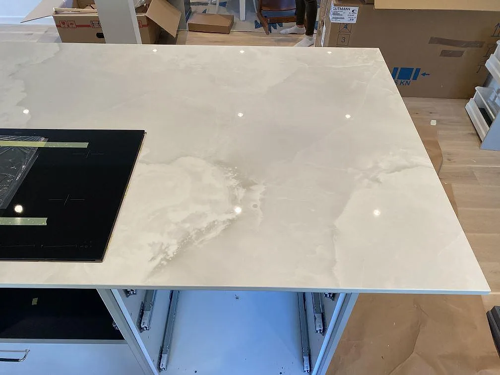 Køkkenbordplade i Dekton Helena, Malmö – billede 3