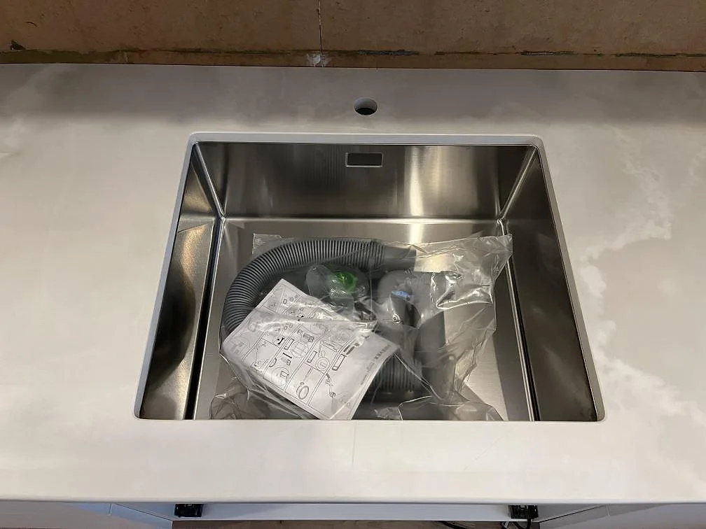 Køkkenbordplade i Dekton Helena, Storebro – billede 3