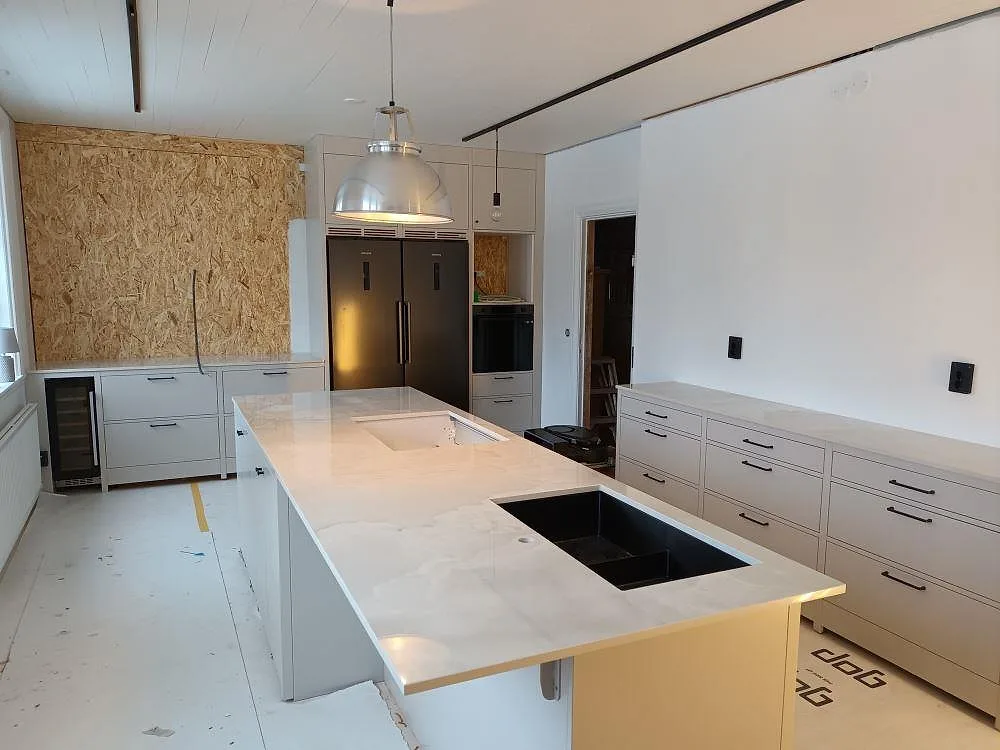 Køkkenbordplade i Dekton Helena, Tranås