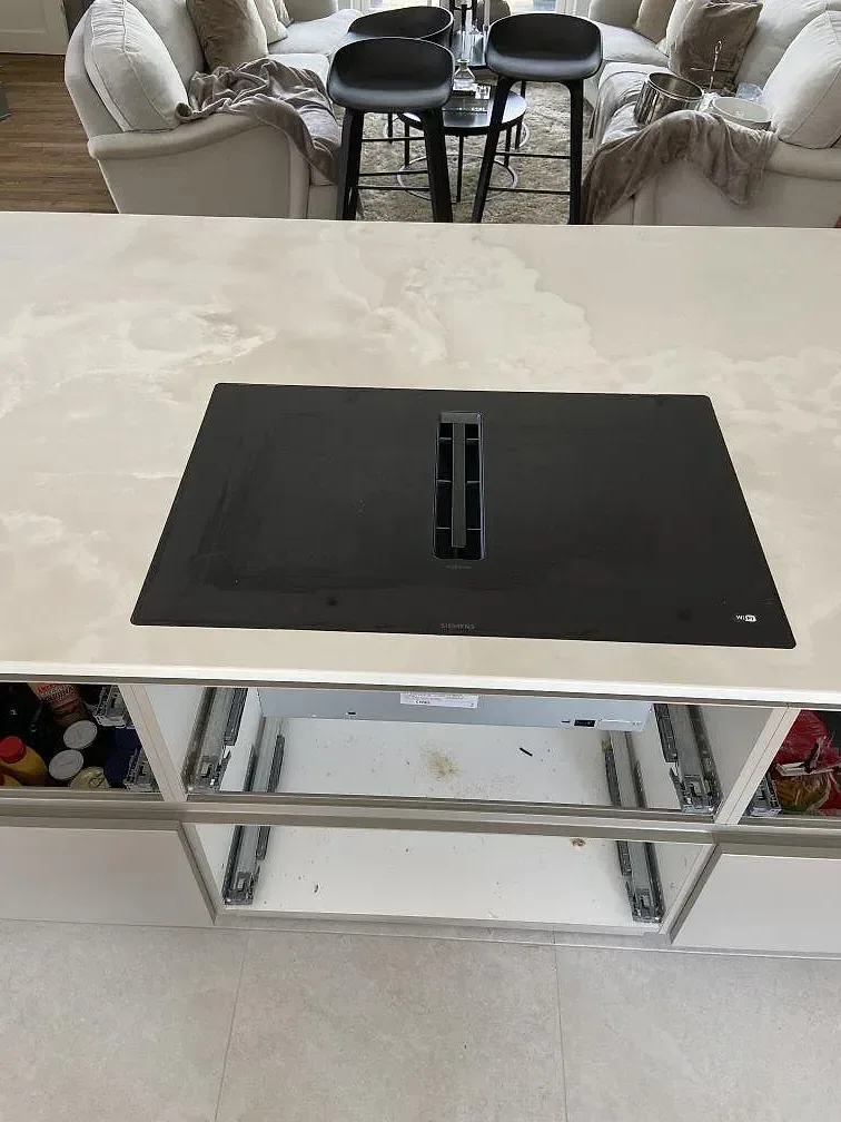 Køkkenbordplade i Dekton Helena, Ystad – billede 2