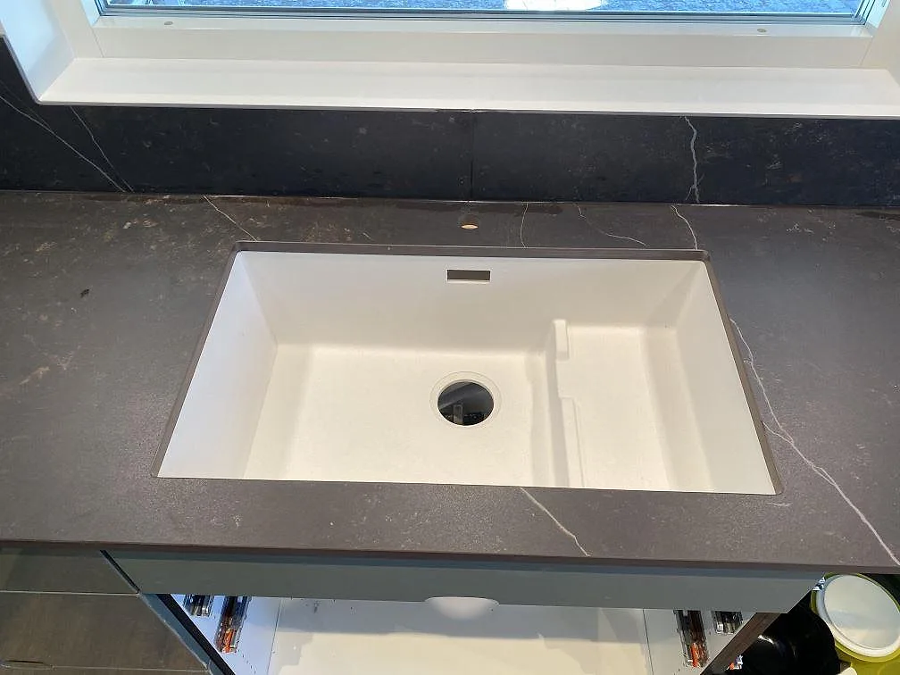 Køkkenbordplade i Dekton Kelya, Höör – billede 8