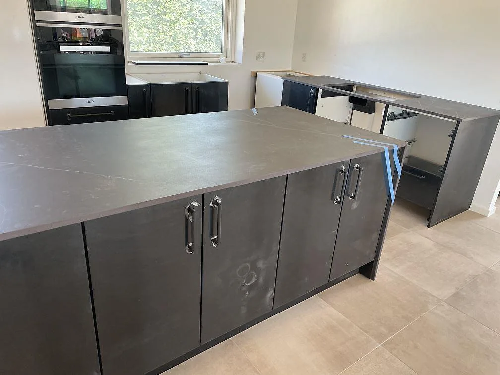 Køkkenbordplade i Dekton Kelya, Hørsholm