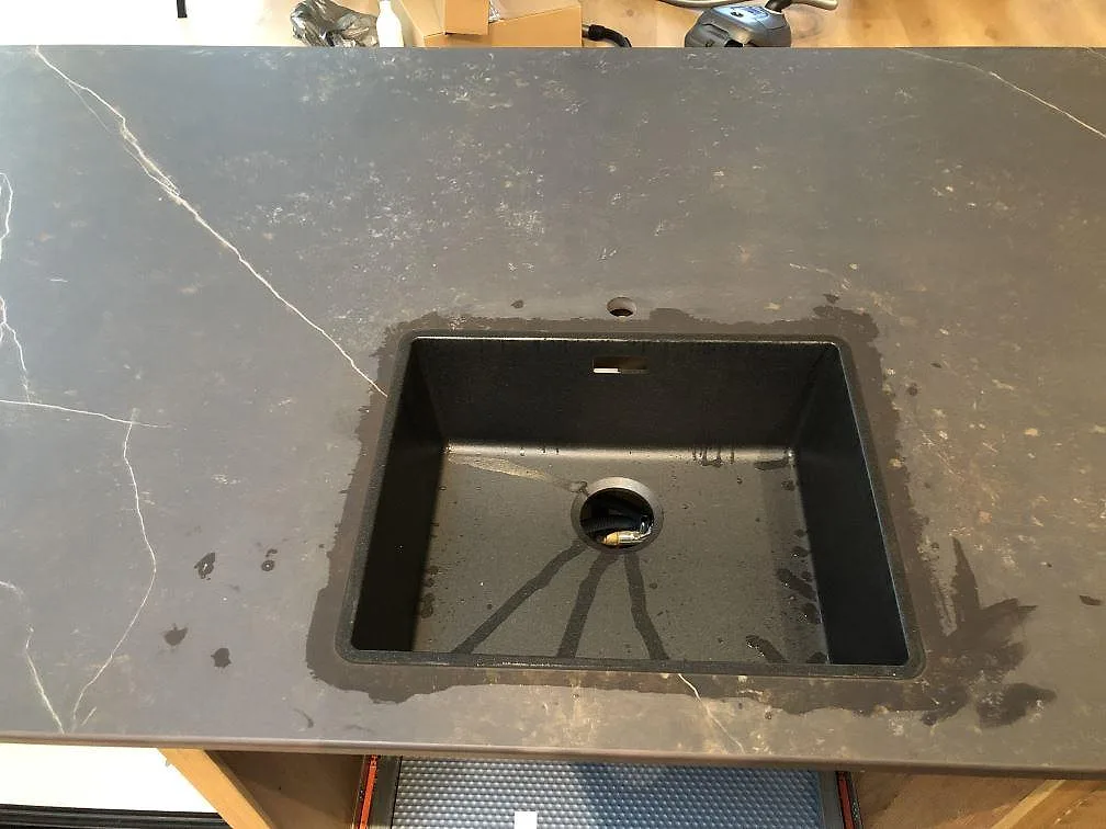 Køkkenbordplade i Dekton Kelya, Hvidovre – billede 2