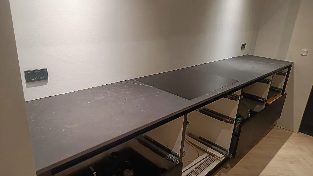 Køkkenbordplade i Dekton Kelya, Kolding
