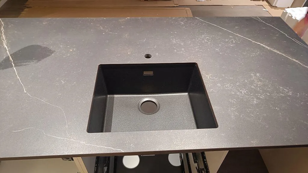 Køkkenbordplade i Dekton Kelya, Kungsbacka – billede 3