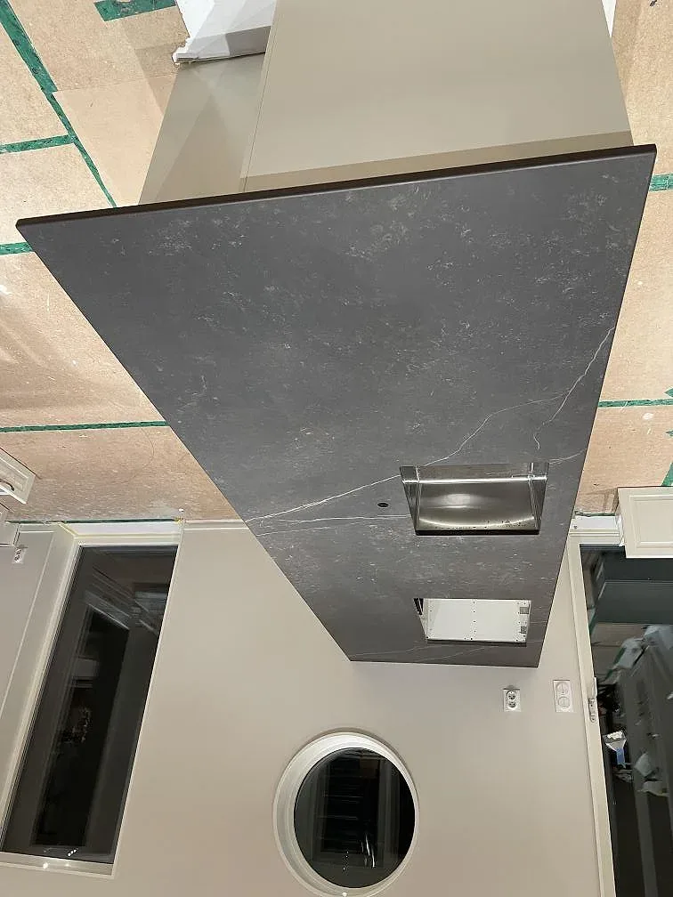 Køkkenbordplade i Dekton Kelya, Ljusterö – billede 2