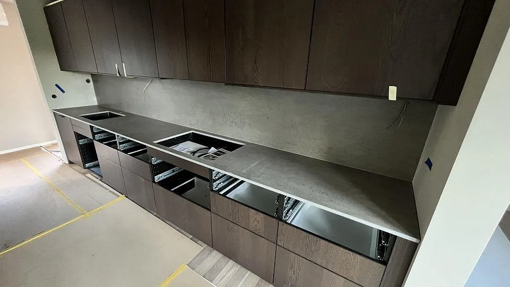 Køkkenbordplade i Dekton Keon, Bestorp – billede 2