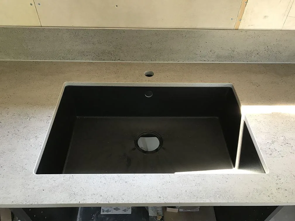 Køkkenbordplade i Dekton Keon, Höviksnäs – billede 3