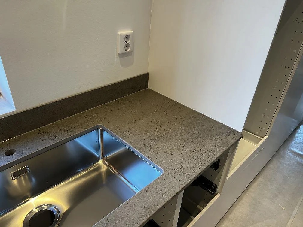 Køkkenbordplade i Dekton Keon, Kalmar – billede 4