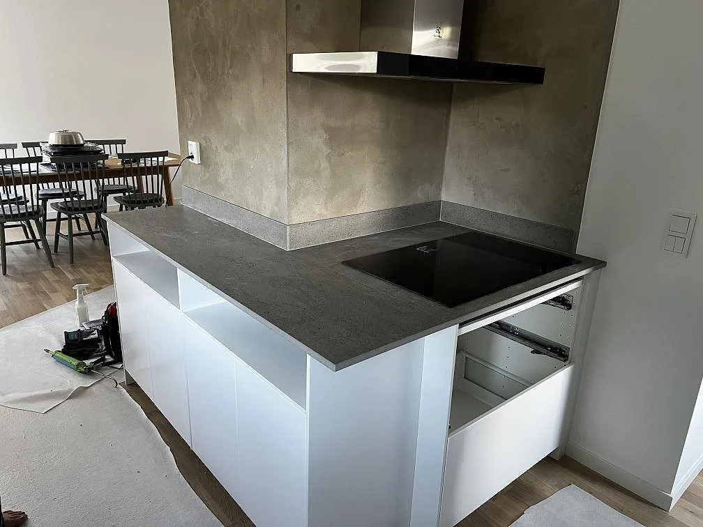 Køkkenbordplade i Dekton Keon, Kalmar – billede 2