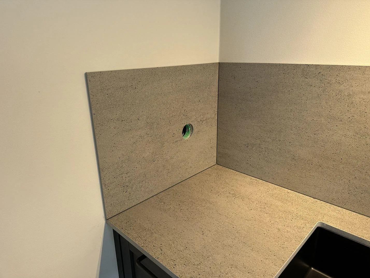 Køkkenbordplade i Dekton Keon, Malmö – billede 3