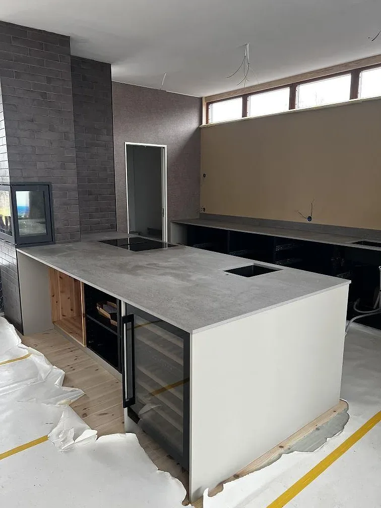 Køkkenbordplade i Dekton Keon, Stora Höga – billede 2