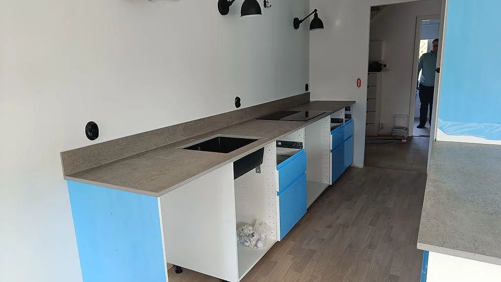 Køkkenbordplade i Dekton Keon, Veberöd – billede 2