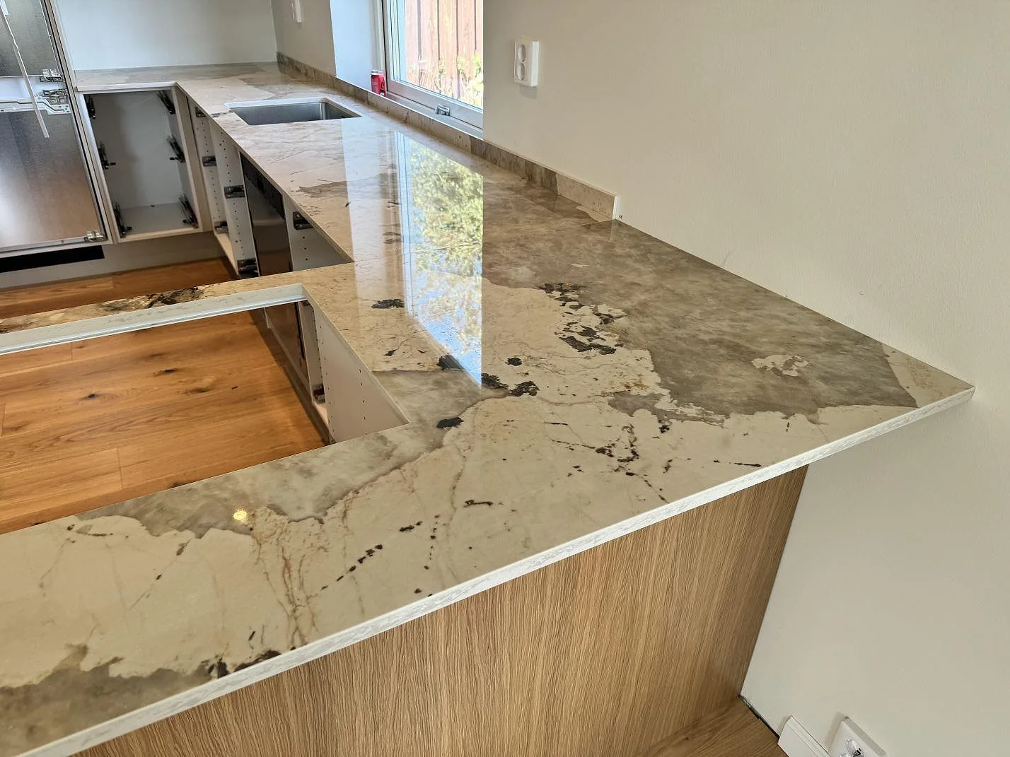 Køkkenbordplade i Dekton Khalo, Malmö – billede 2