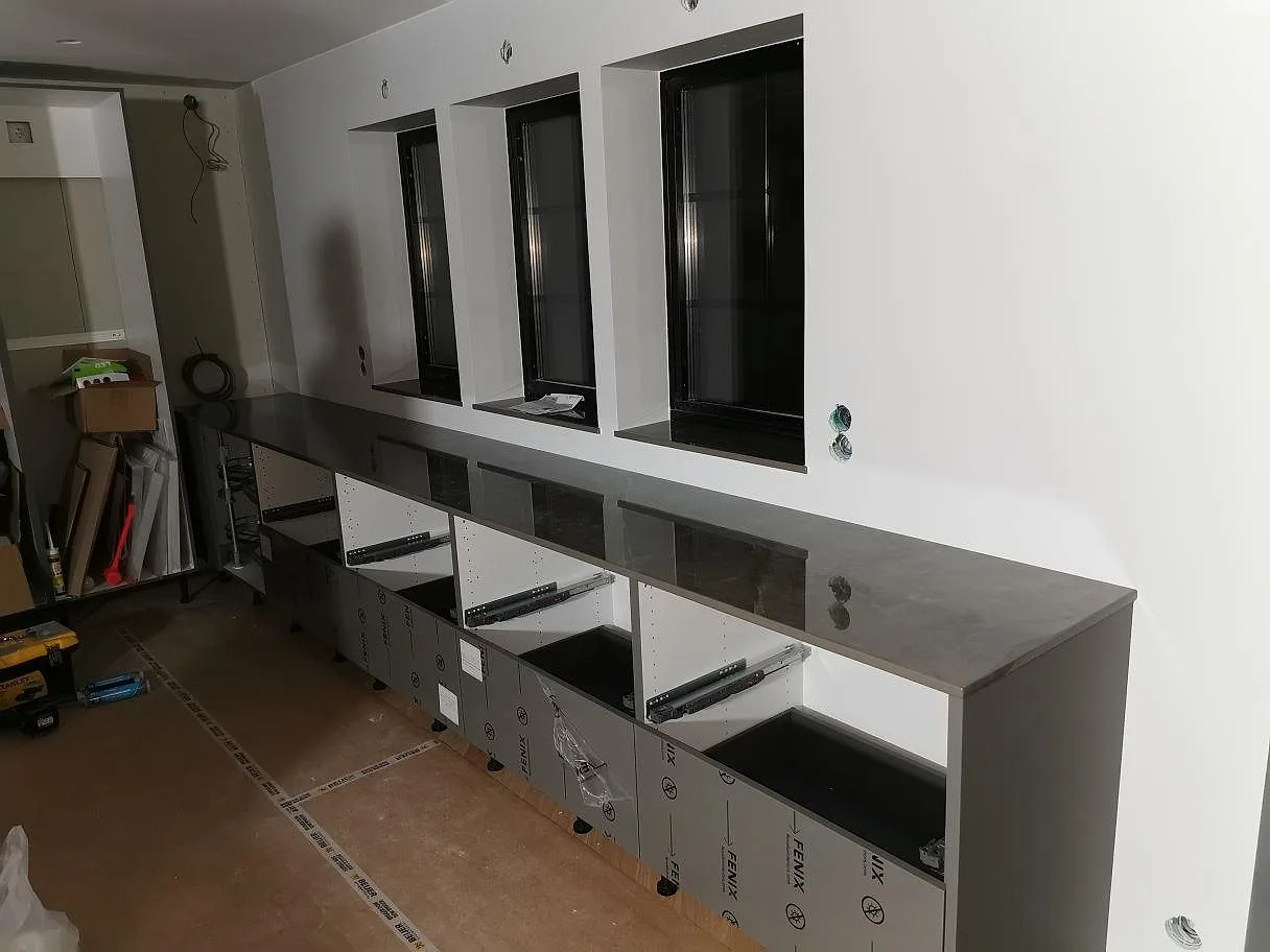 Køkkenbordplade i Dekton Korso-keramik, Höllviken