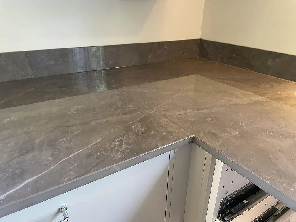 Køkkenbordplade i Dekton Korso, Kullavik – billede 5