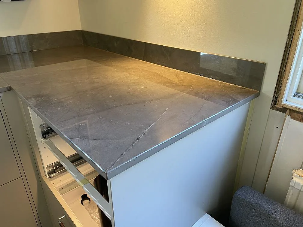 Køkkenbordplade i Dekton Korso, Kullavik – billede 7