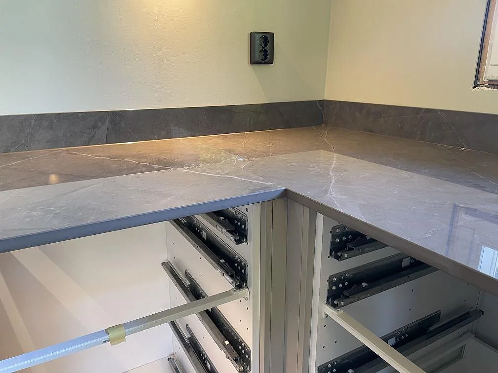 Køkkenbordplade i Dekton Korso, Kullavik – billede 4