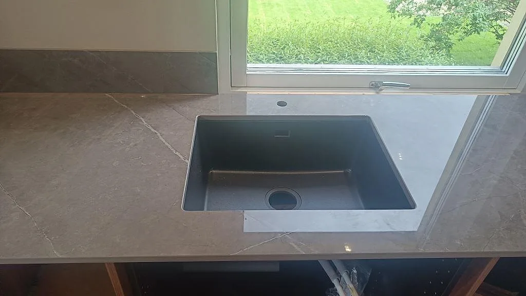 Køkkenbordplade i Dekton Korso, Trollhättan – billede 2