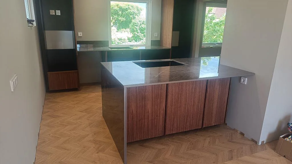 Gennemført projekt: Køkkenbordplade i Dekton Korso, Trollhättan.