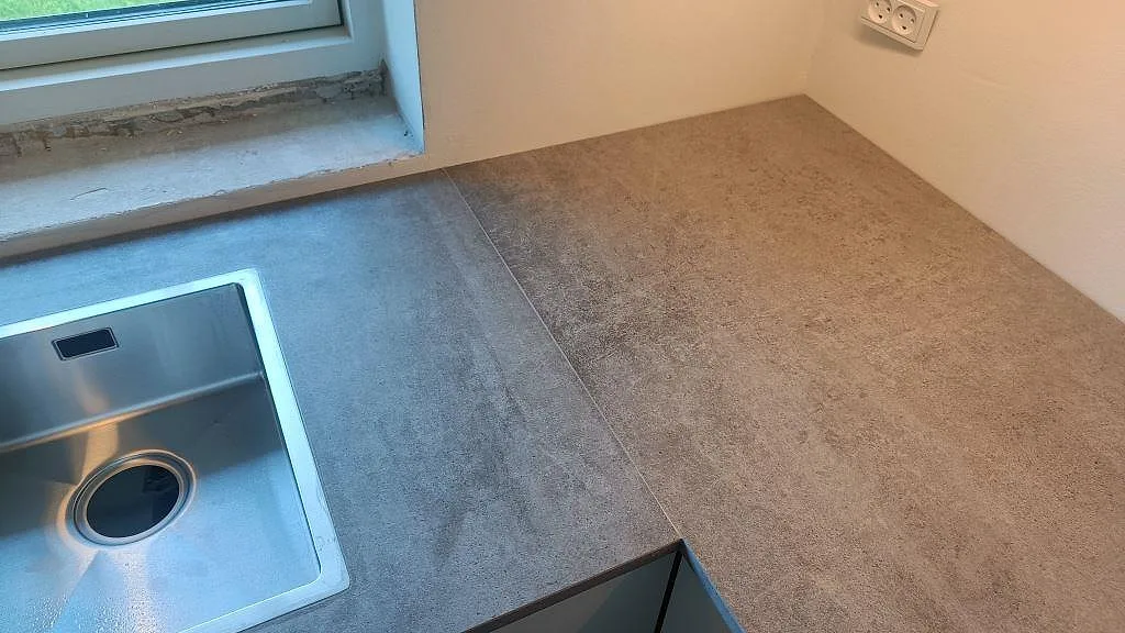 Køkkenbordplade i Dekton Kreta, Albertslund – billede 4