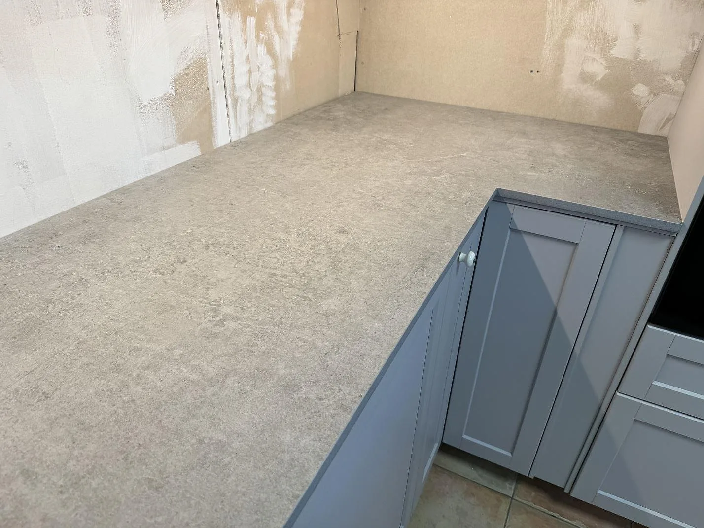 Køkkenbordplade i Dekton Kreta, Karlskrona – billede 5