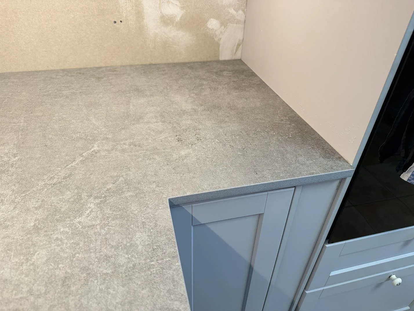 Køkkenbordplade i Dekton Kreta, Karlskrona – billede 6