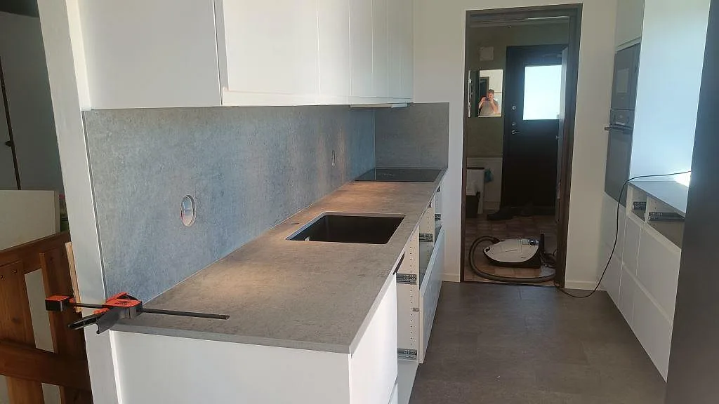 Gennemført projekt: Køkkenbordplade i Dekton Kreta, Malmö.