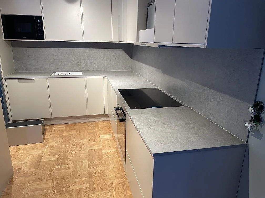 Køkkenbordplade i Dekton Kreta, TÄBY