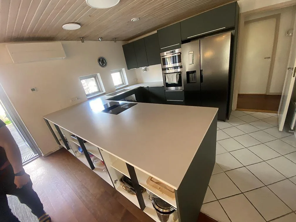 Køkkenbordplade i Dekton Laguna Velvet, Hvidovre