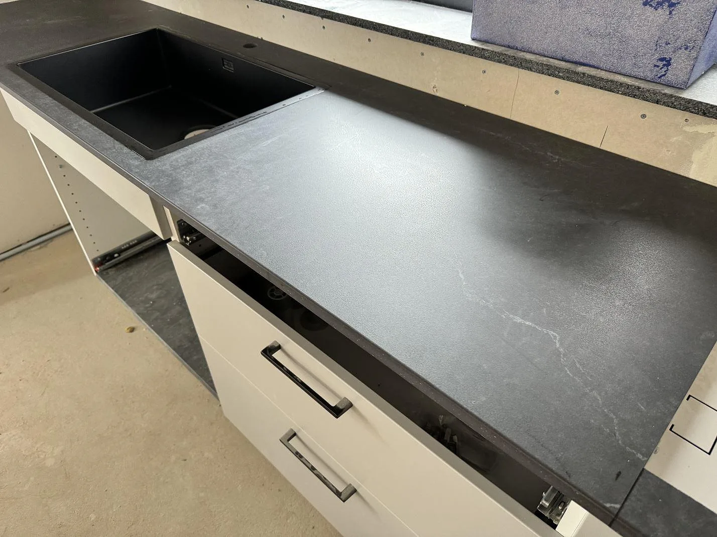 Køkkenbordplade i Dekton Laos, Halmstad – billede 3