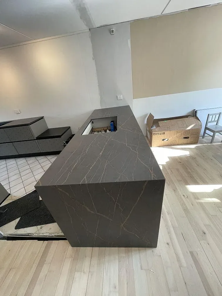 Køkkenbordplade i Dekton Laurent, Allerød – billede 2