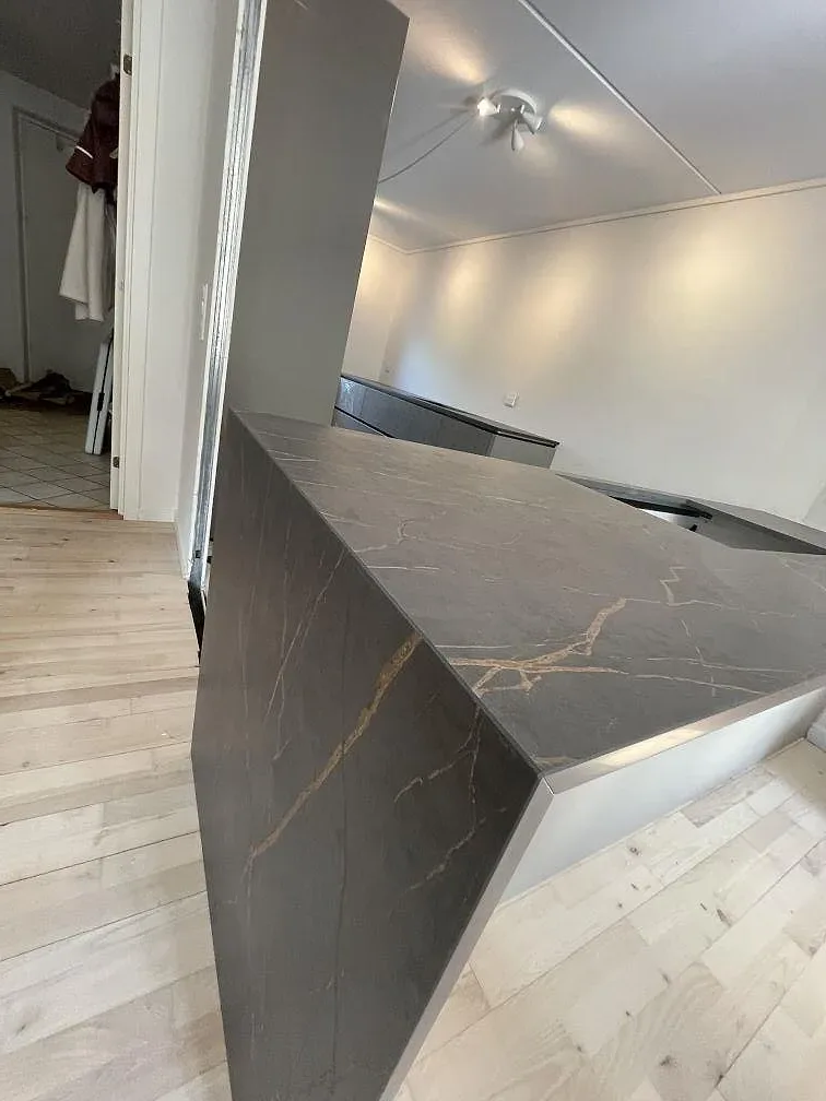 Køkkenbordplade i Dekton Laurent, Allerød – billede 3