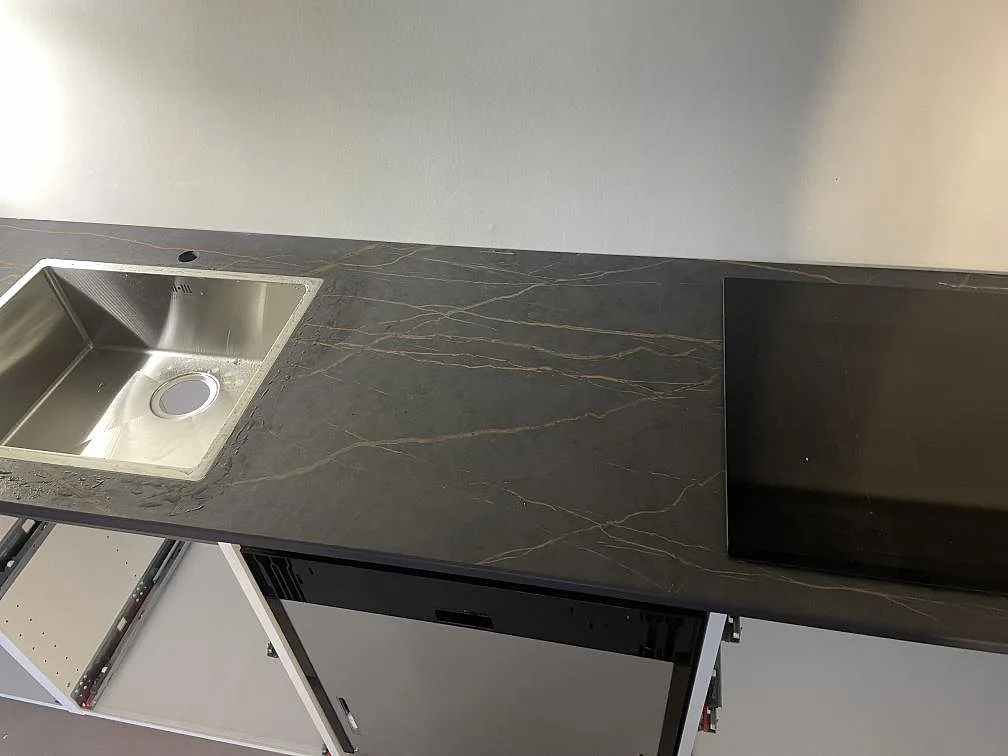 Køkkenbordplade i Dekton Laurent, København S – billede 2