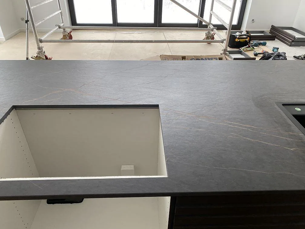 Køkkenbordplade i Dekton Laurent, Odense NØ – billede 4