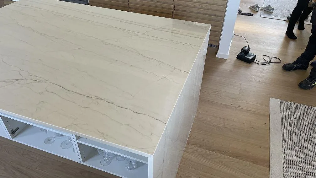 Køkkenbordplade i Dekton Limbo, Bunkeflostrand – billede 8