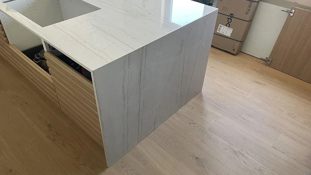 Køkkenbordplade i Dekton Limbo, Bunkeflostrand – billede 6