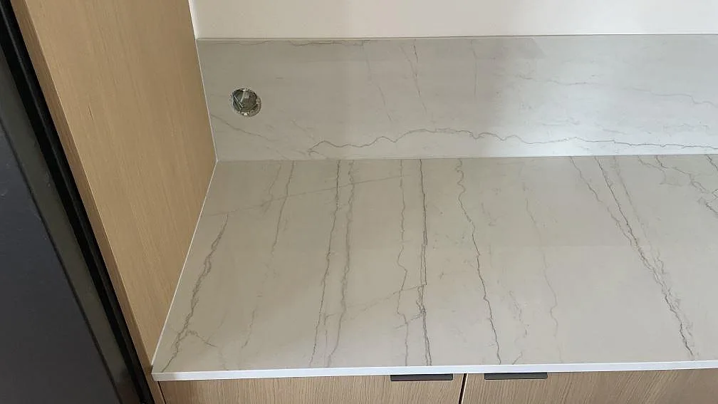 Køkkenbordplade i Dekton Limbo, Bunkeflostrand – billede 3