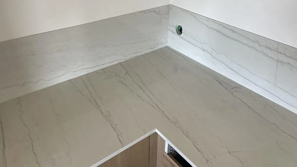 Køkkenbordplade i Dekton Limbo, Bunkeflostrand – billede 2