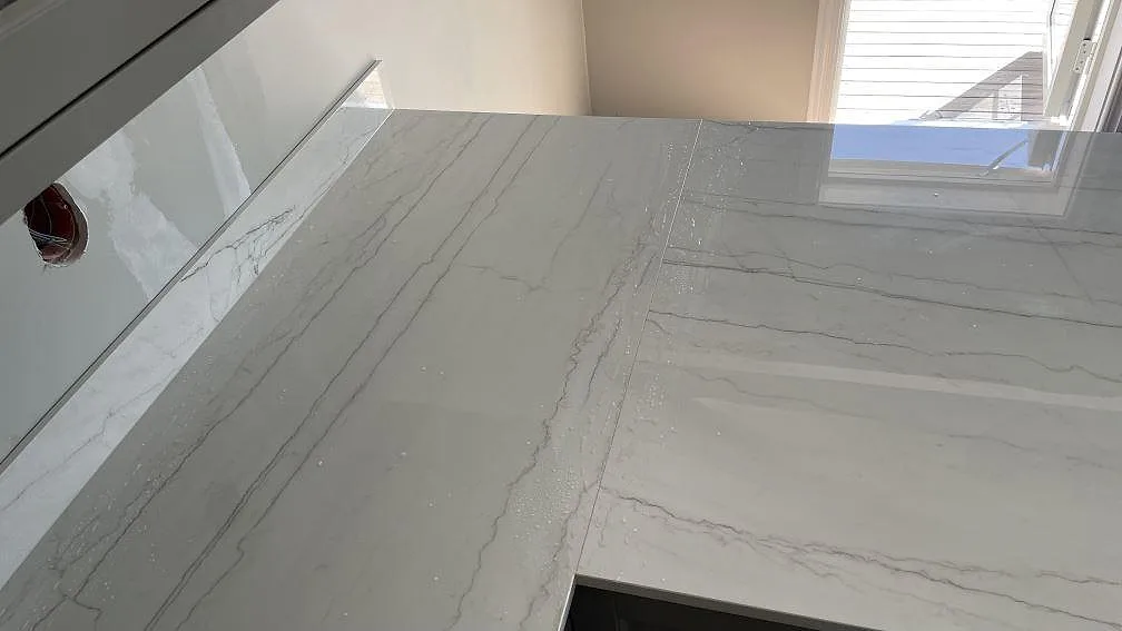Køkkenbordplade i Dekton Limbo, Örby – billede 8